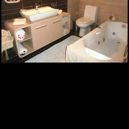 Triton Luxurious House With Stunning Views Country house *